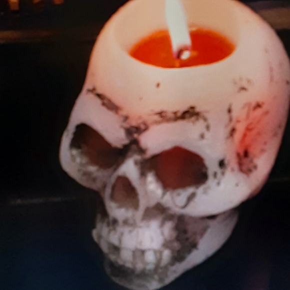 Halloween Decor Bleeding Skull Wax Candle White - Picture 9 of 9